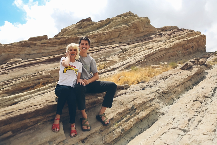 travis-betsy-engagement-vasquez-rocks-california_0004.jpg
